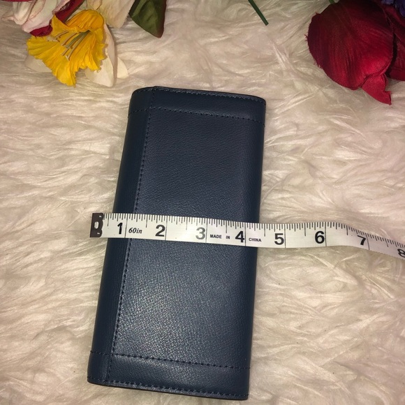 🦋 EUC MK Long Wallet 🦋 - Picture 5 of 9